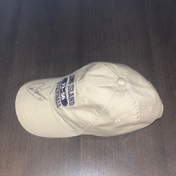 Old Navy Grey Hat. Signed By Former Montreal Canadiens Captain Guy Carbonneau. - Picture 3 of 4